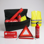 Пълен Авариен Комплект за автомобил в текстилна чанта – безопасност и първа помощ